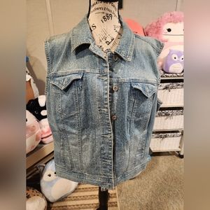 XL sleeveless jean jacket
